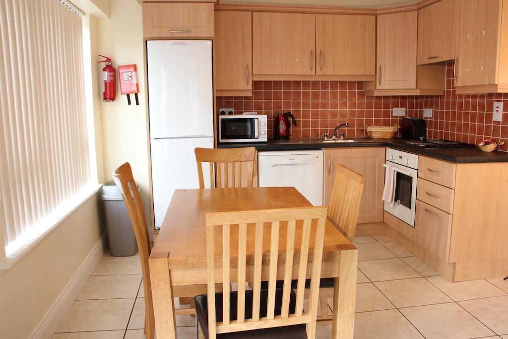 Donegan Court Aparthotel Galway Phòng bức ảnh