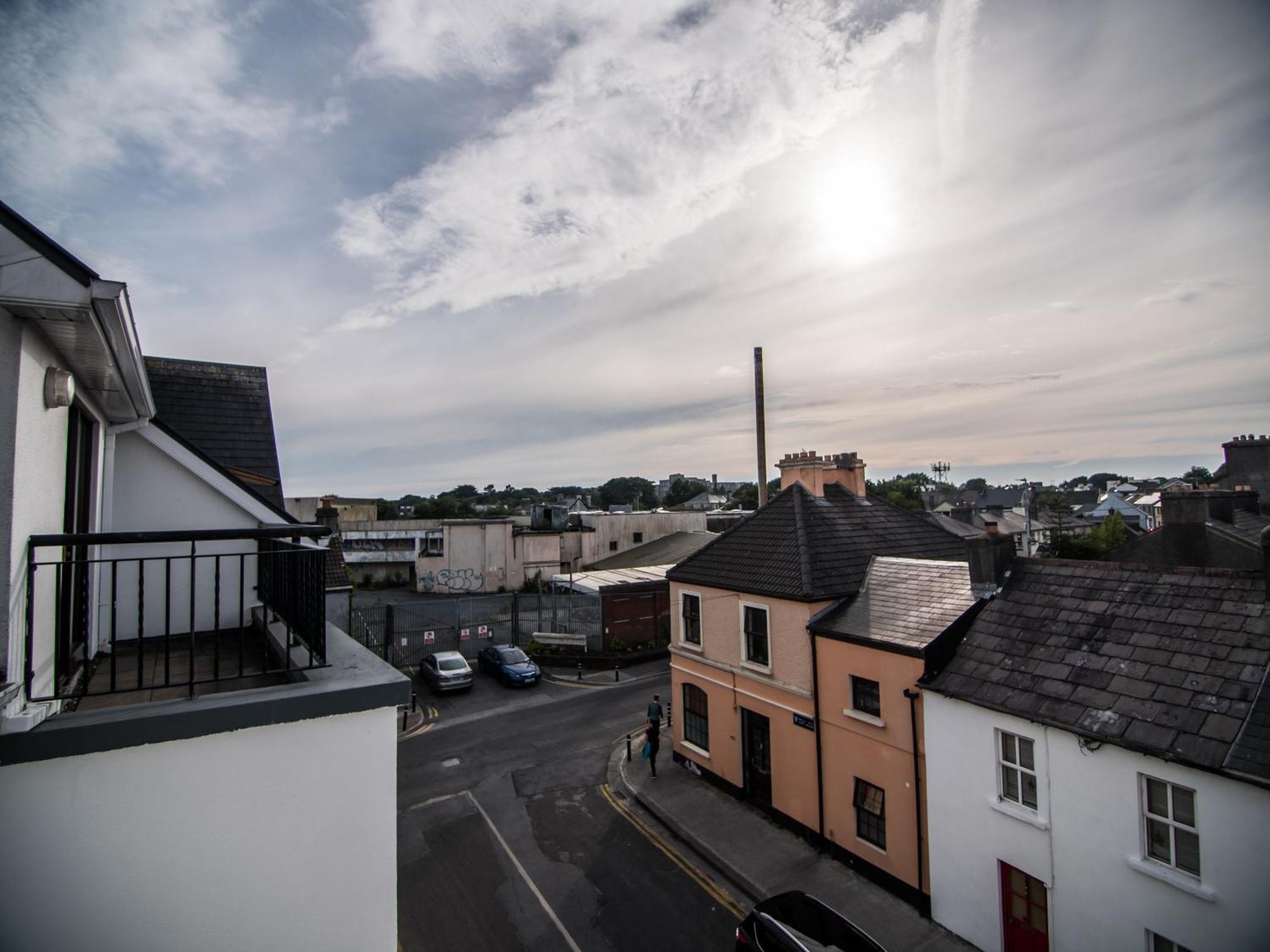Donegan Court Aparthotel Galway Ngoại thất bức ảnh