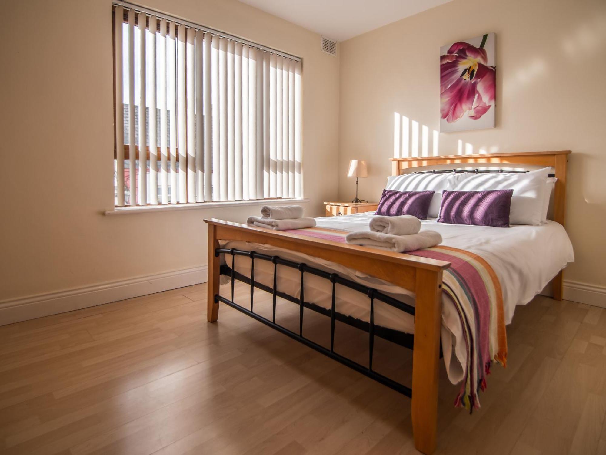 Donegan Court Aparthotel Galway Ngoại thất bức ảnh
