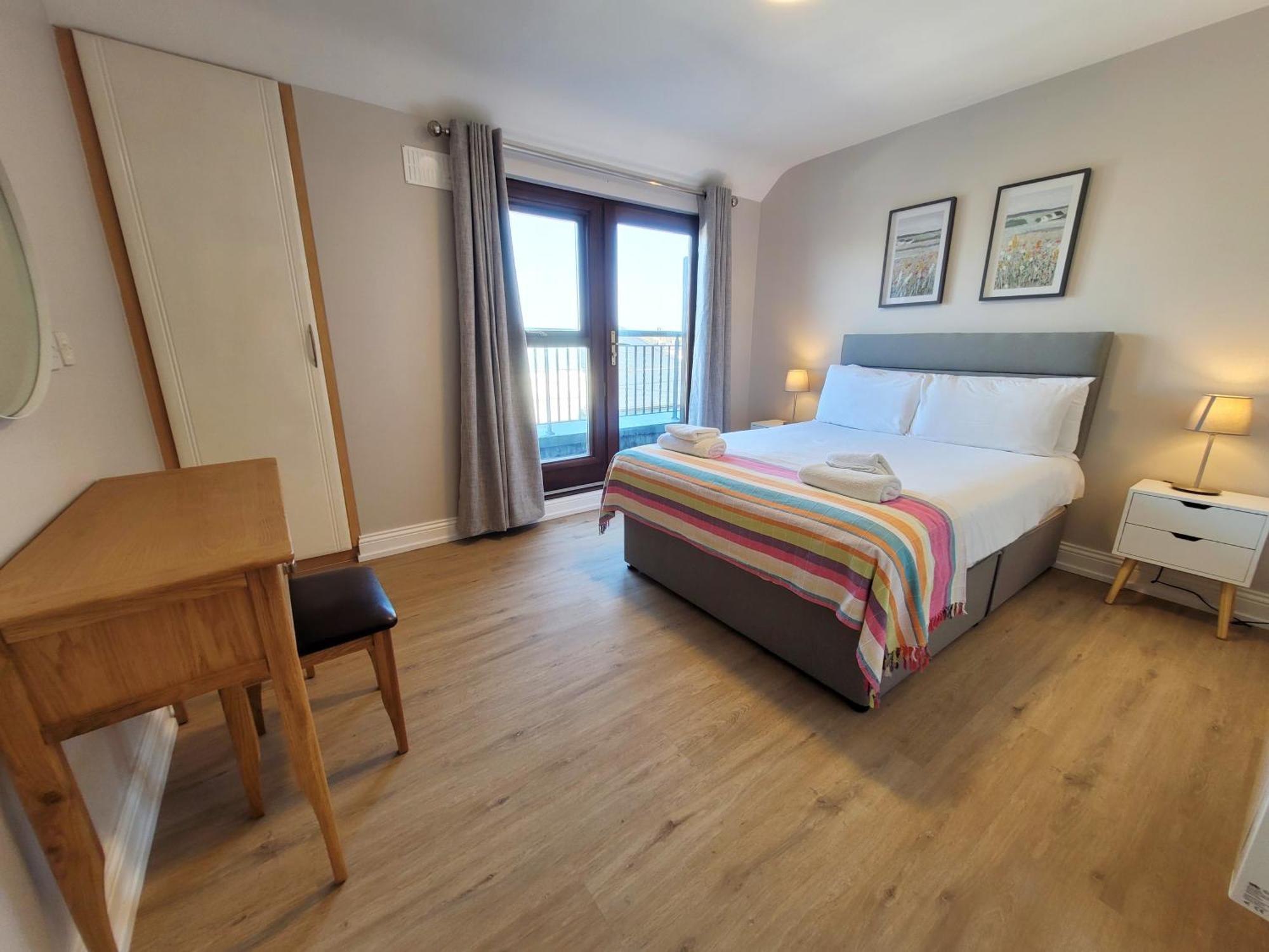 Donegan Court Aparthotel Galway Ngoại thất bức ảnh