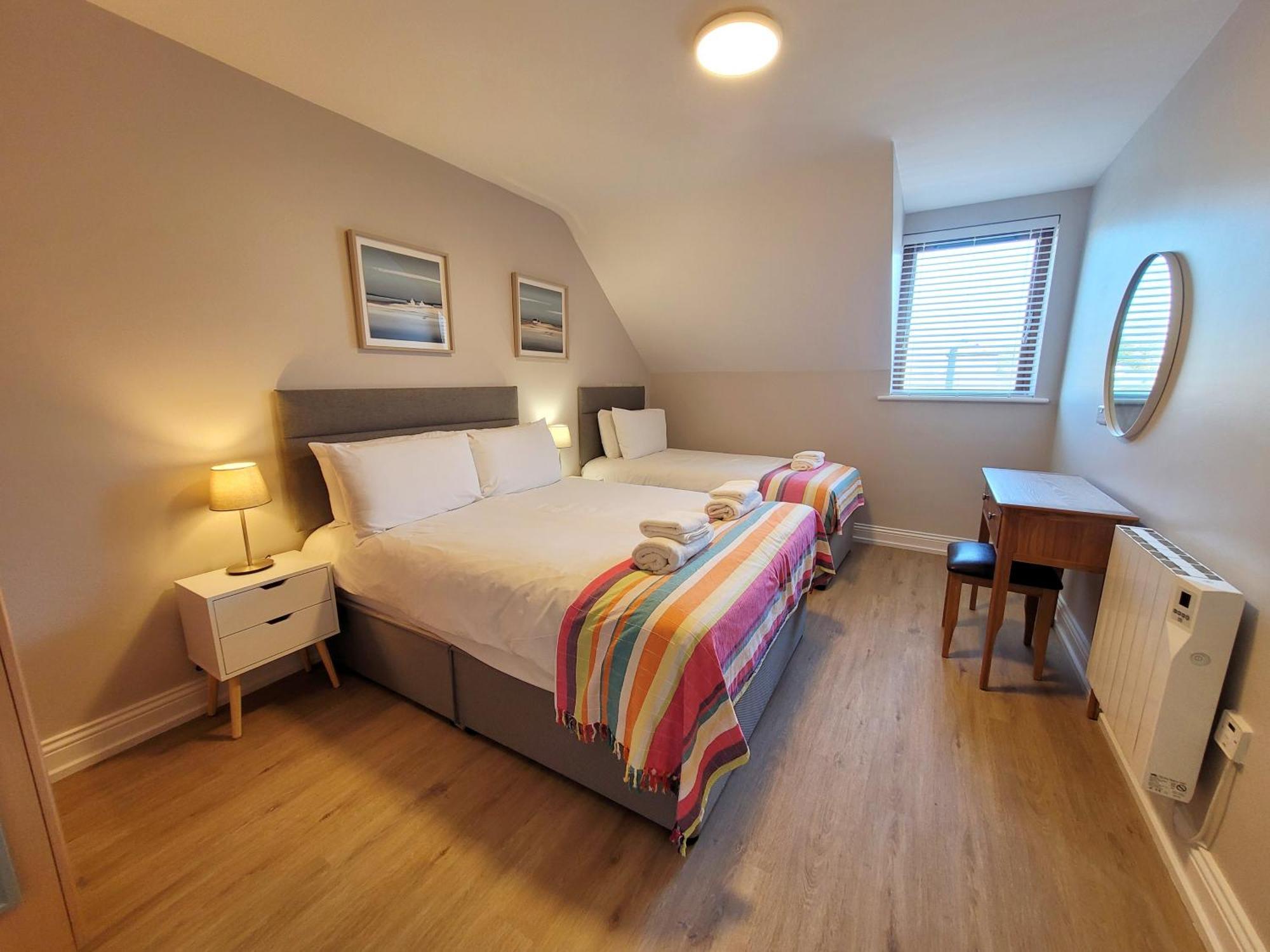 Donegan Court Aparthotel Galway Ngoại thất bức ảnh
