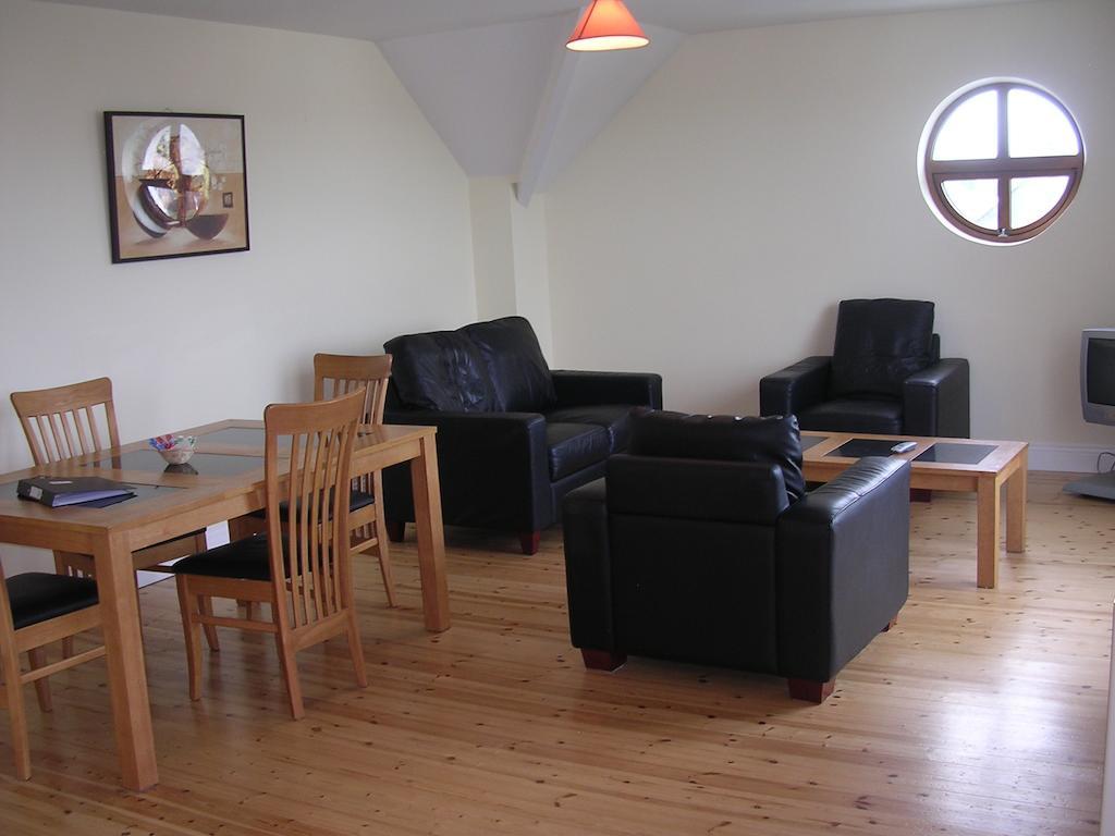 Donegan Court Aparthotel Galway Phòng bức ảnh