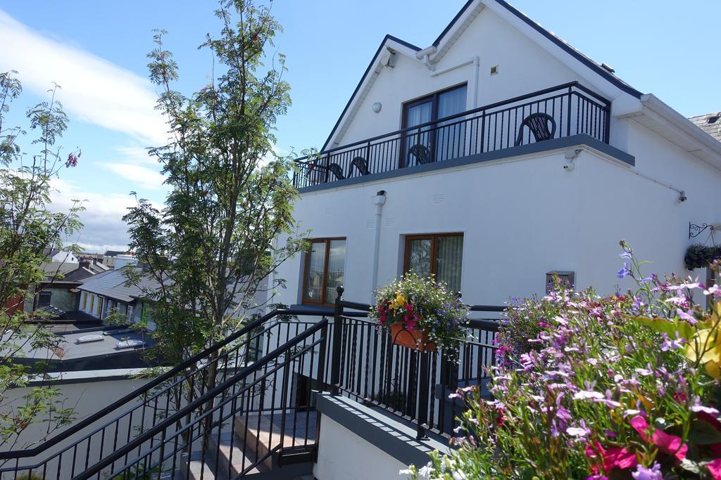 Donegan Court Aparthotel Galway Ngoại thất bức ảnh