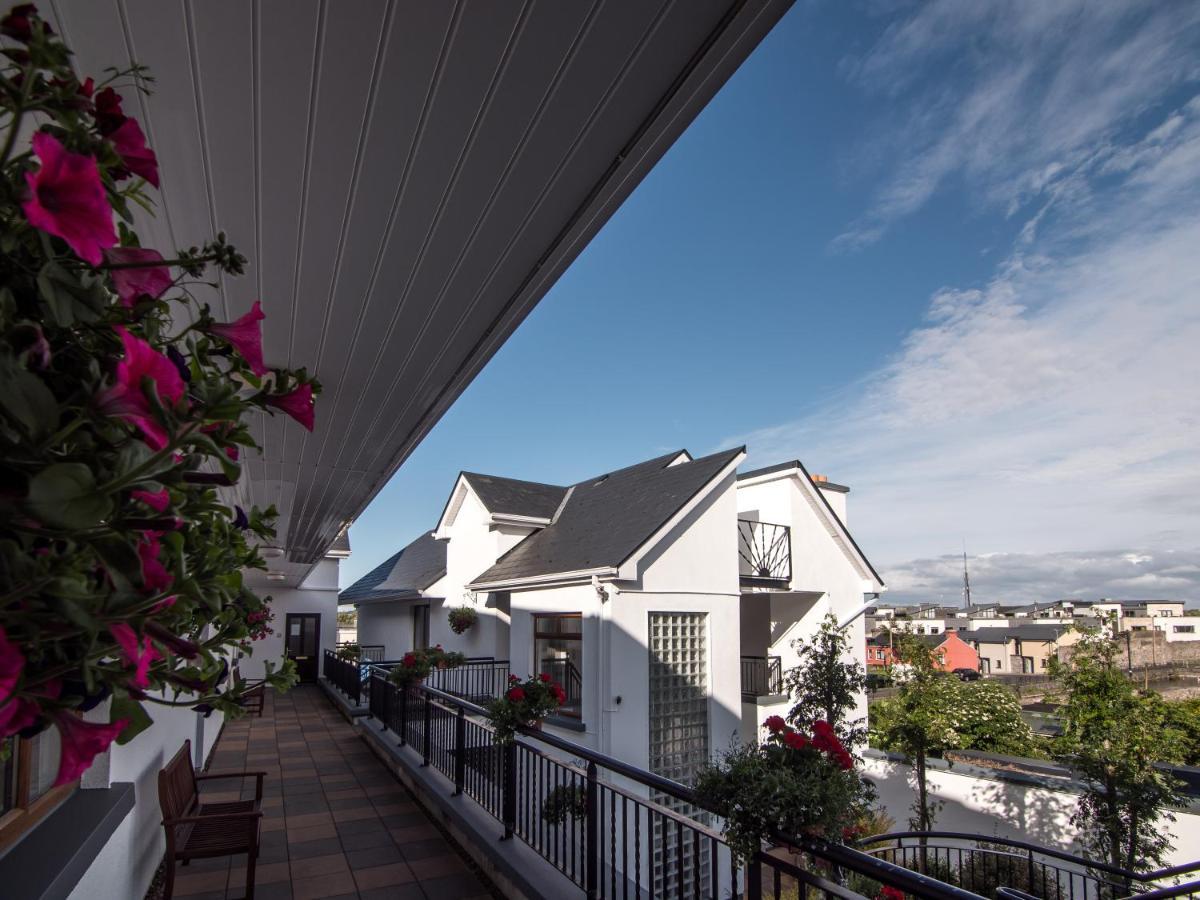 Donegan Court Aparthotel Galway Ngoại thất bức ảnh