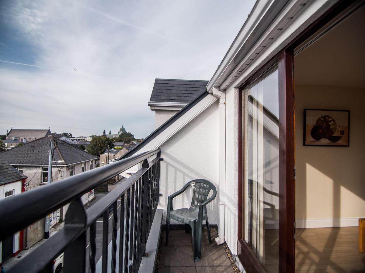Donegan Court Aparthotel Galway Ngoại thất bức ảnh